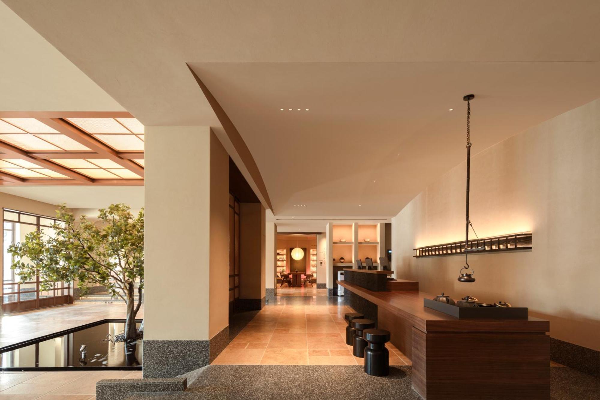 Atour Hongqiao Shuicheng Road Hotel 4*