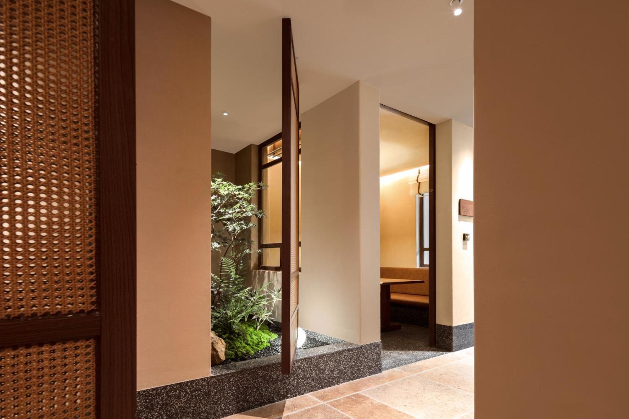 Atour Hongqiao Shuicheng Road 4*