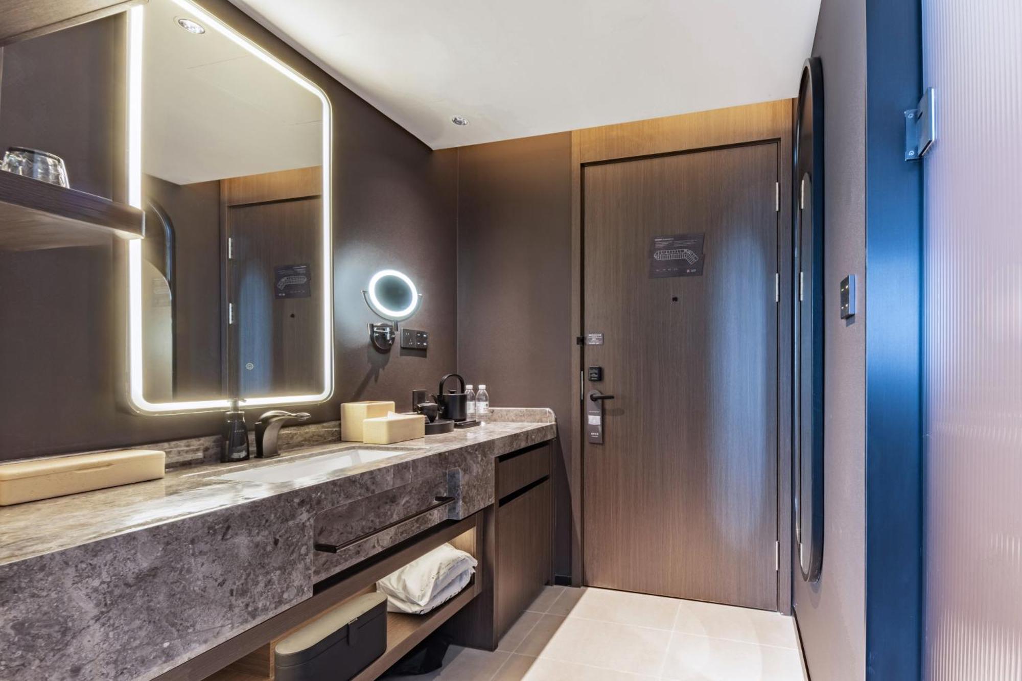 Atour Hongqiao Shuicheng Road 4*